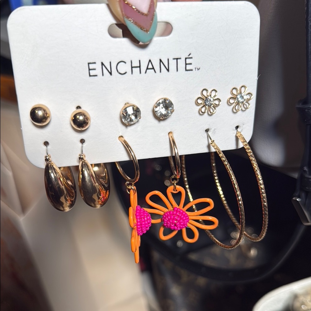 Elegant Gold and Orange Floral Earrings - Picture 4 of 5